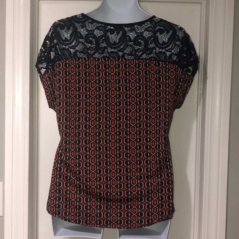 Women’s Keyhole Blouse - Picture 3 of 6